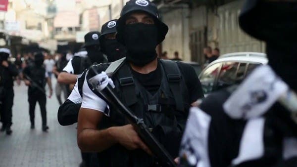 إسرائيل تعتقل 3 فلسطينيين بتهمة الانتماء إلى “عرين الأسود”