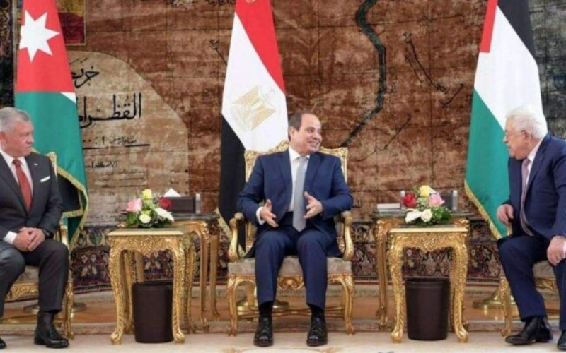 عباس يتوجه غدًا إلى القاهرة للمشاركة في القمة الثلاثية بين مصر والأردن وفلسطين . الجمال نيوز