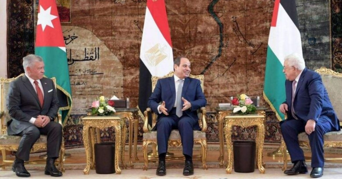 عباس يتوجه غدًا إلى القاهرة للمشاركة في القمة الثلاثية بين مصر والأردن وفلسطين . الجمال نيوز