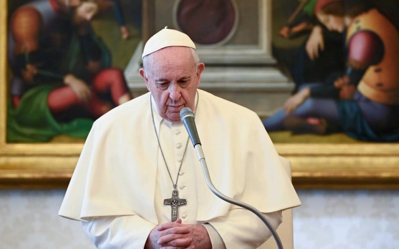 بابا الفاتيكان يوضح تصريحاته حول المثلية الجنسية: خطيئة وليست جريمة . الجمال نيوز