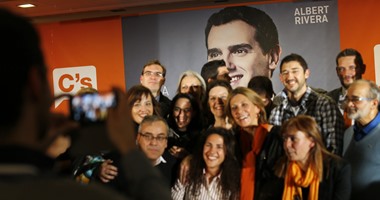 أخبار سياسية – زعيم اليمين الإسباني يعلن فوزه بالانتخابات وسعيه إلى “تشكيل حكومة”