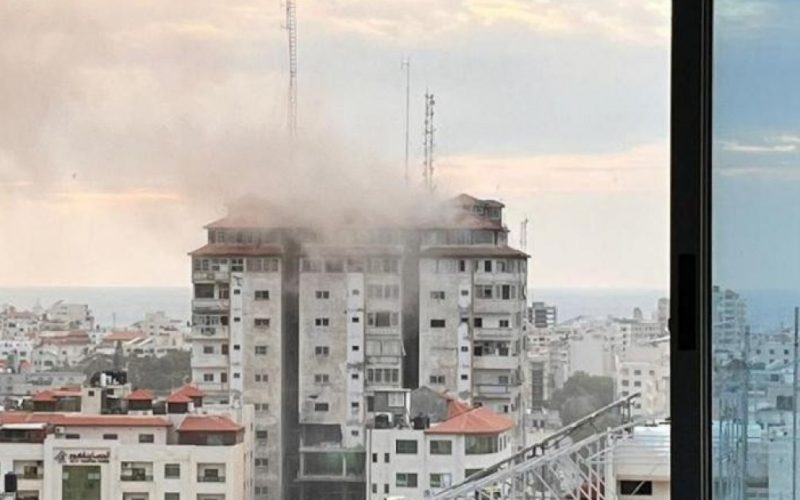 الجيش الإسرائيلي يُدمر برج فلسطين غرب غزة ويُشرد سكانه “فيديو” . الجمال نيوز