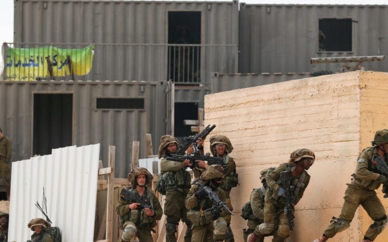 ضابط إسرائيلي يحذر “حزب الله” من توسيع المواجهة: “مستعدون لإلحاق عواقب مميتة بكم” . الجمال نيوز